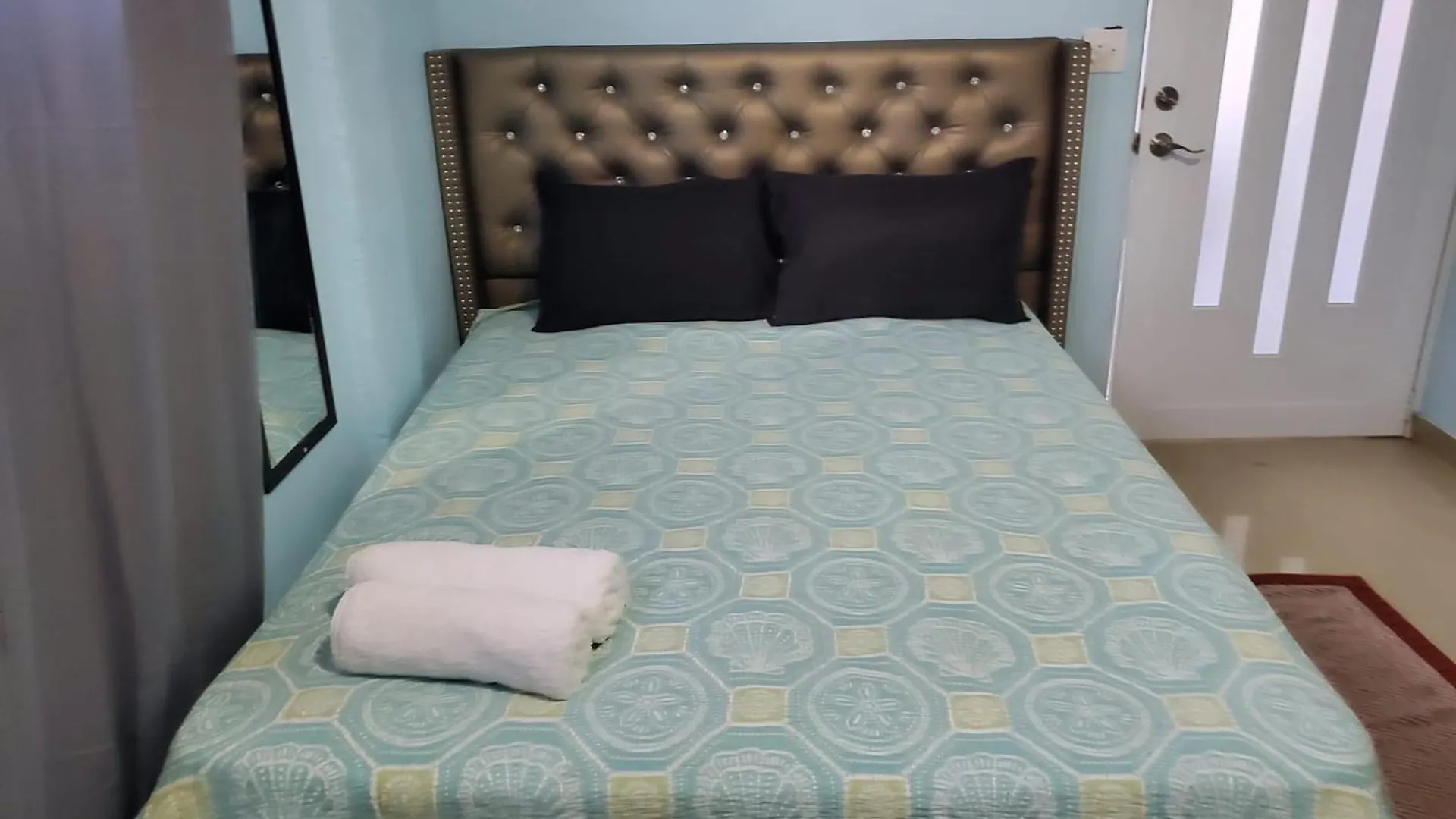 Studio With Private Entrance And Bath Near Beach, Unit 4 kontakter